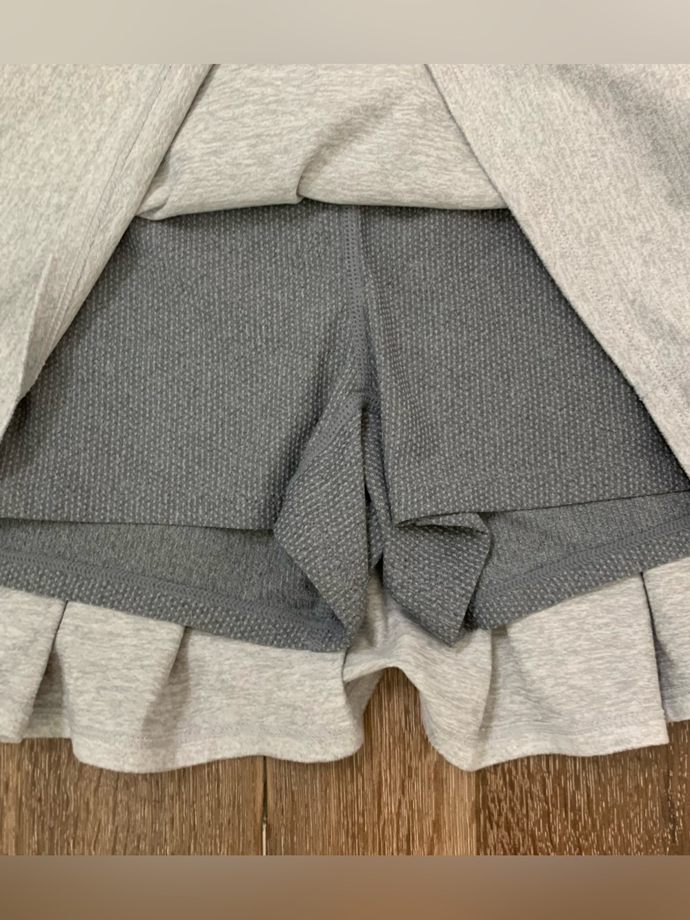 Vuori Womens heather gray halo performance skirt / skort M - Picture 3 of 8
